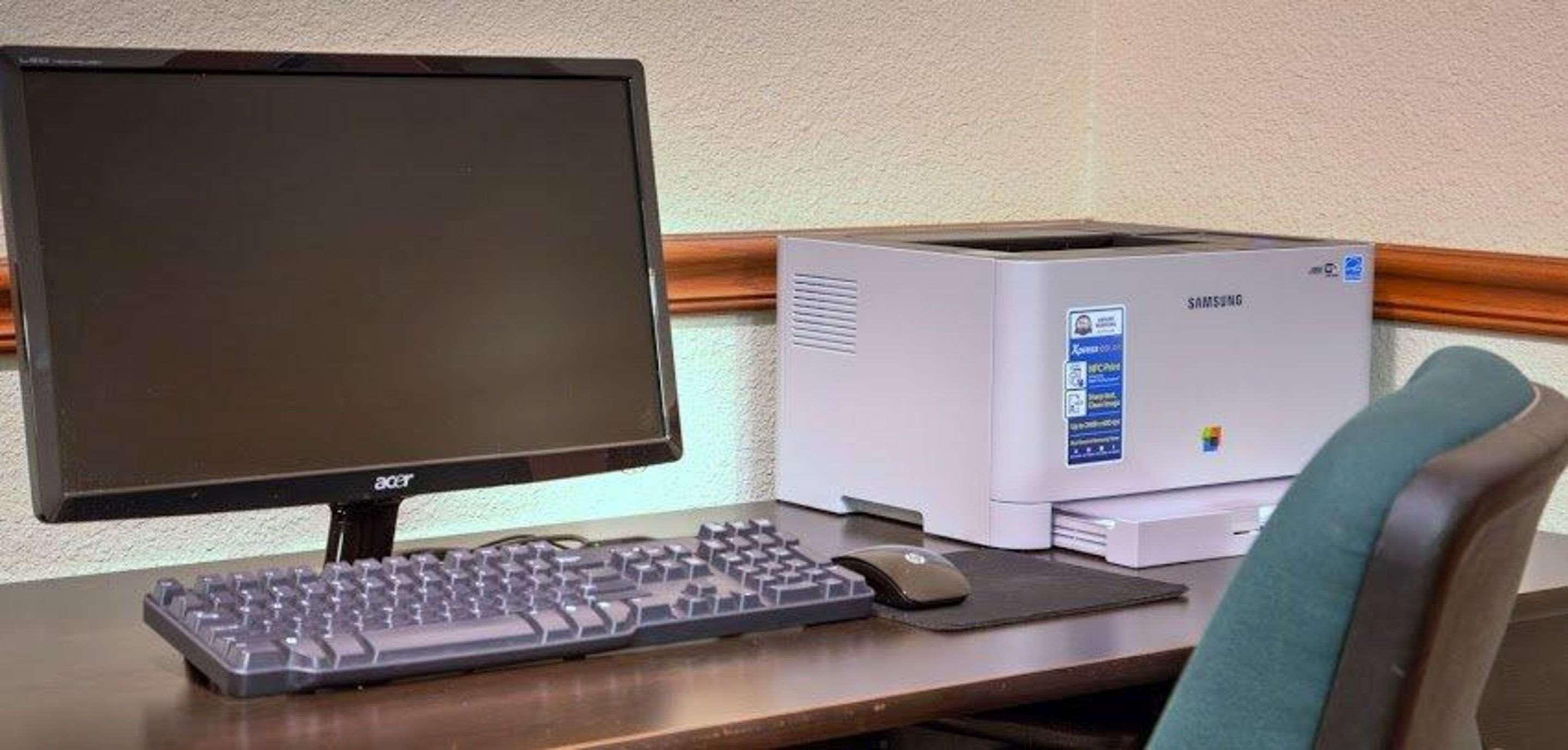 クオリティ イン グレシャム エクステリア 写真
